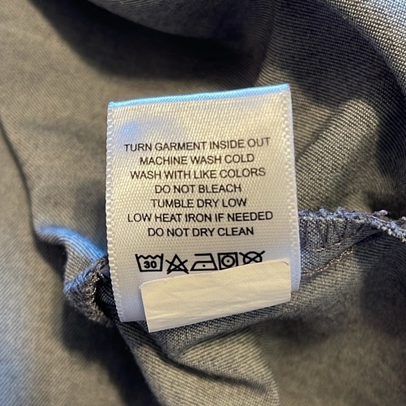 Figs Catarina One Pocket Scrub Top in Graphite Gray size Small - Picture 5 of 6